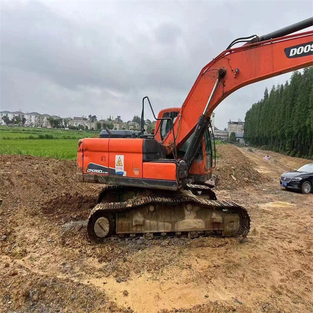 25 tấn sẵn dùng máy đào cho công việc và có kinh nghiệm sử dụng Hàn Quốc nhập khẩu Doosan DX 260LC
