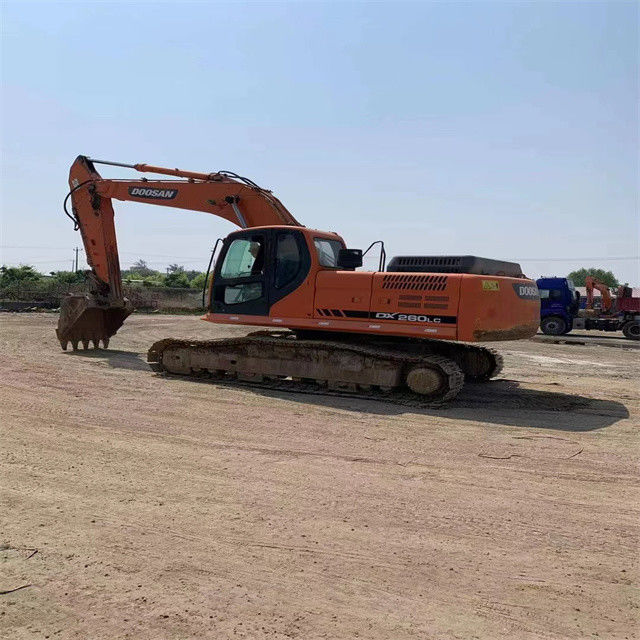 25 tấn sẵn dùng máy đào cho công việc và có kinh nghiệm sử dụng Hàn Quốc nhập khẩu Doosan DX 260LC