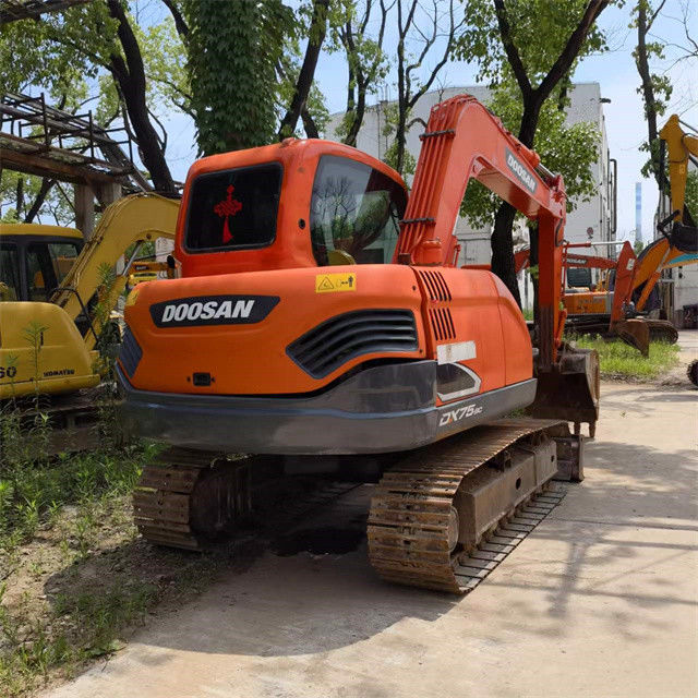 8 tấn sẵn dùng Excavator cho công việc và có kinh nghiệm sử dụng Hàn Quốc nhập khẩu Doosan DX 75