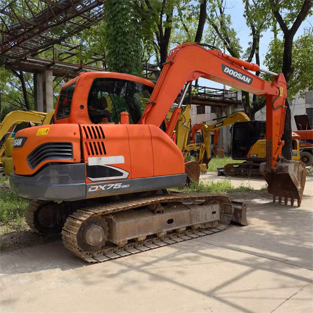 8 tấn sẵn dùng Excavator cho công việc và có kinh nghiệm sử dụng Hàn Quốc nhập khẩu Doosan DX 75
