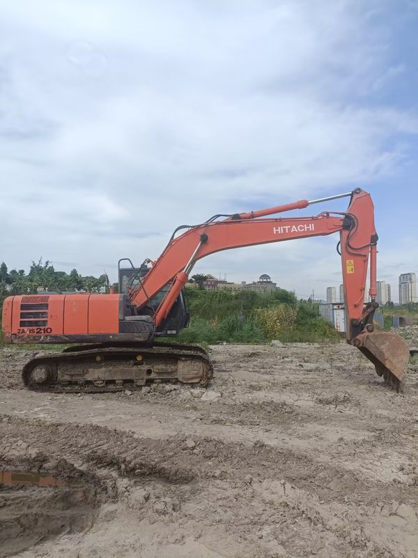 21 tấn sẵn dùng máy đào cho công việc và có kinh nghiệm sử dụng Hàn Quốc nhập khẩu Hitachi 210-5G