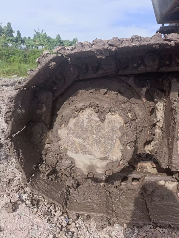 21 tấn sẵn dùng máy đào cho công việc và có kinh nghiệm sử dụng Hàn Quốc nhập khẩu Hitachi 210-5G
