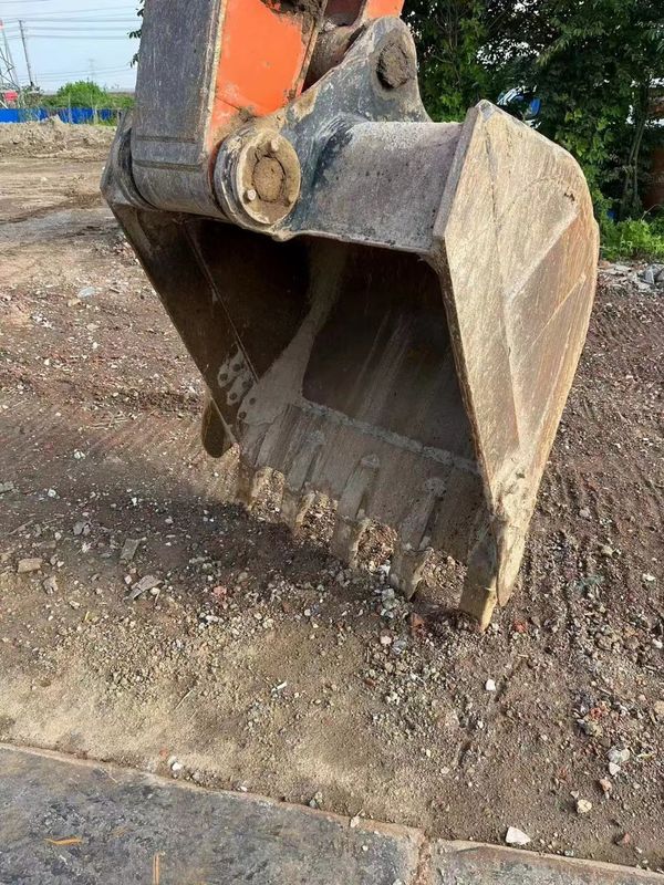 20 tấn sẵn dùng máy đào để làm việc và có kinh nghiệm sử dụng Hàn Quốc nhập khẩu Hitachi 200-5A trong tình trạng tốt