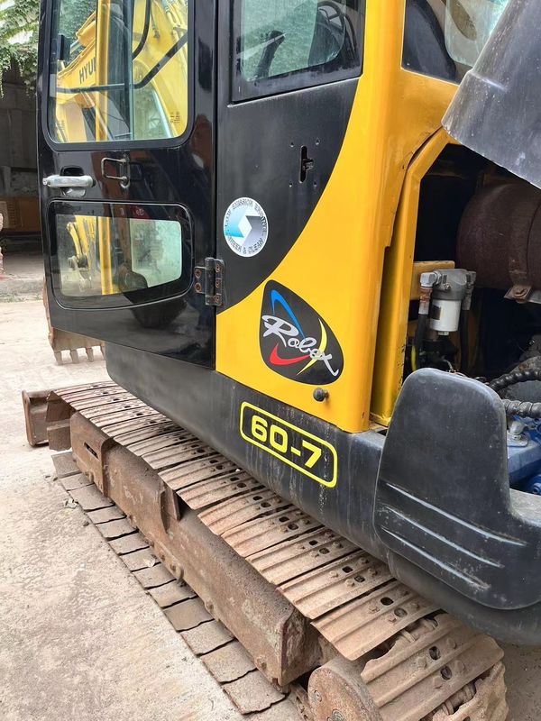 Được sử dụng Hyundai R60 dung lượng thùng tối đa 0.18 M3 5.6m chiều dài vận chuyển