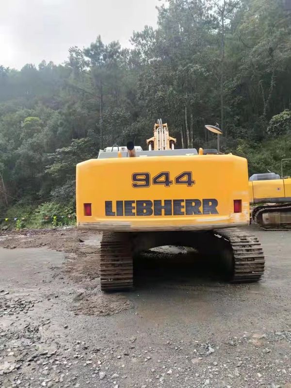 Liebherr R944 cũ sẵn sàng để làm việc và được nhập khẩu từ Đức trong tình trạng tốt.