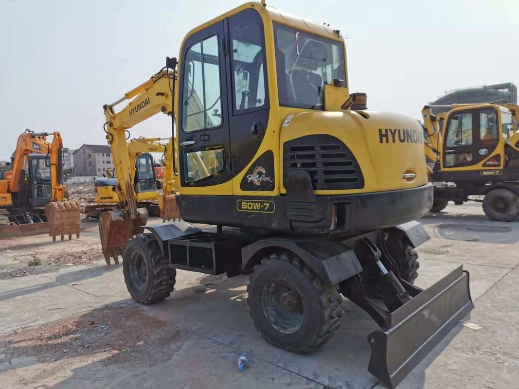 6 tấn sẵn sàng để làm việc Hàn Quốc nhập khẩu Hyundai R60-7 xe đào bánh xe cũ