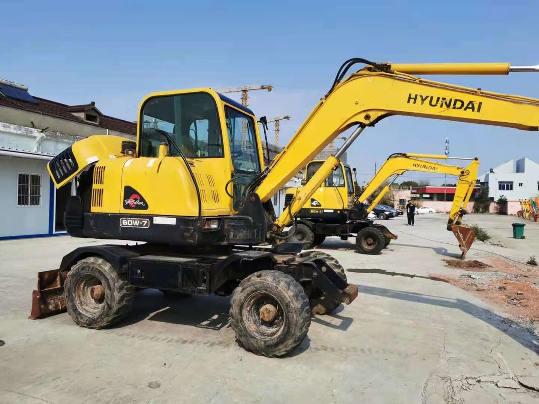 6 tấn sẵn sàng để làm việc Hàn Quốc nhập khẩu Hyundai R60-7 xe đào bánh xe cũ