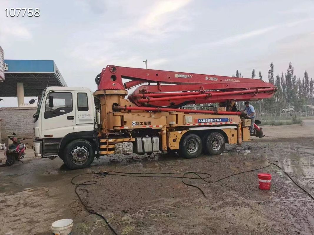 6 × 4 hoặc 8 × 4 ổ đĩa sẵn sàng để làm việc XCMG. HB37A 37 m xe bơm bê tông cho giao hàng bê tông và đổ