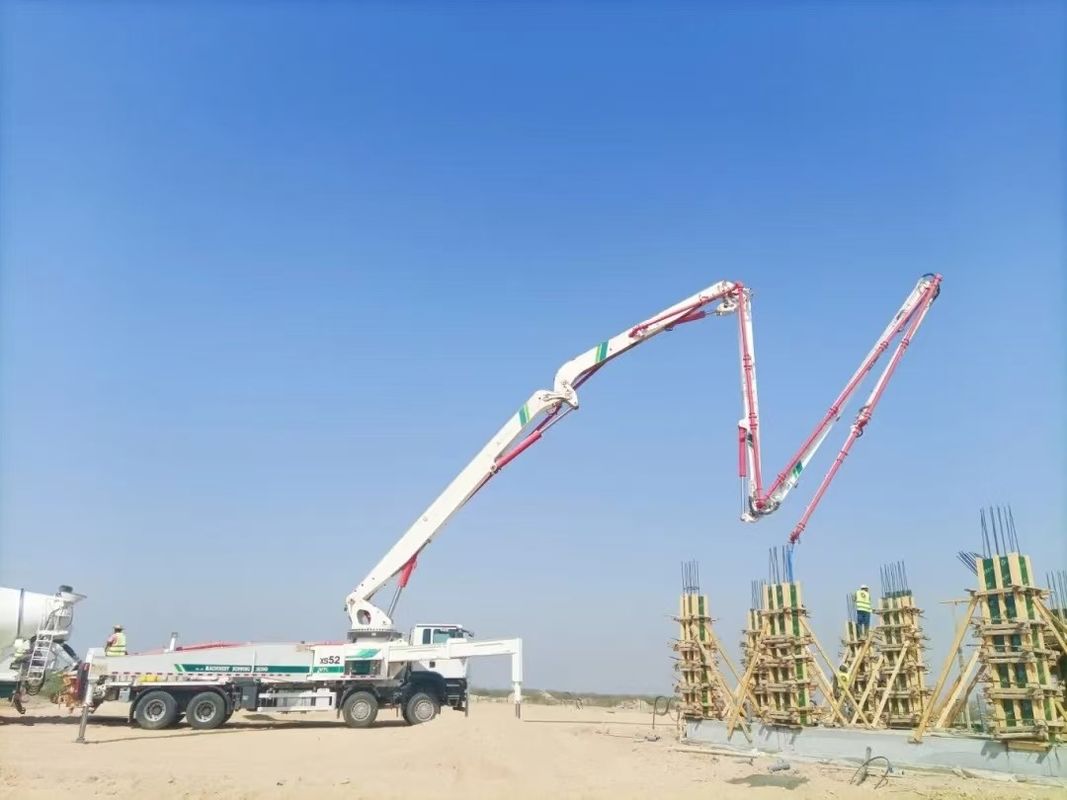 6 × 4 hoặc 8 × 4 ổ đĩa sẵn sàng để làm việc XCMG. HB37A 37 m xe bơm bê tông cho giao hàng bê tông và đổ