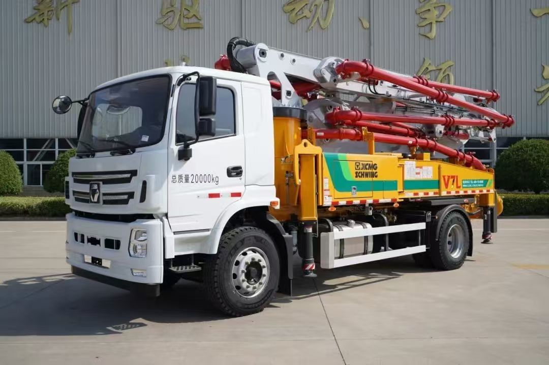 6 × 4 hoặc 8 × 4 ổ đĩa sẵn sàng để làm việc XCMG. HB37A 37 m xe bơm bê tông cho giao hàng bê tông và đổ