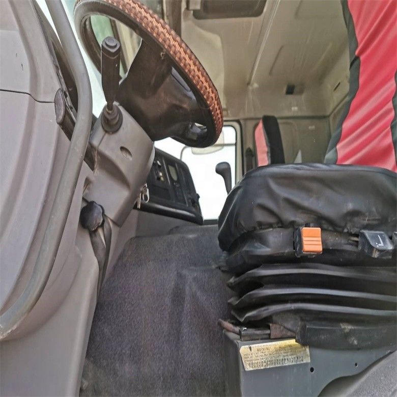 Sino Truck HOWO 6x4 Truck nước 12-16m Vùng phun 25000kg Trọng lượng xe