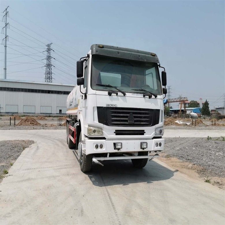 Sino Truck HOWO 6x4 Truck nước 12-16m Vùng phun 25000kg Trọng lượng xe