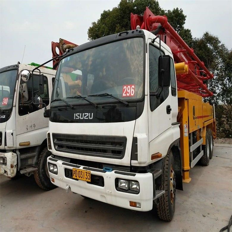 Màu vàng sử dụng khung gầm Putzmeister máy bơm bê tông 37 mét với năng suất 12M3/h