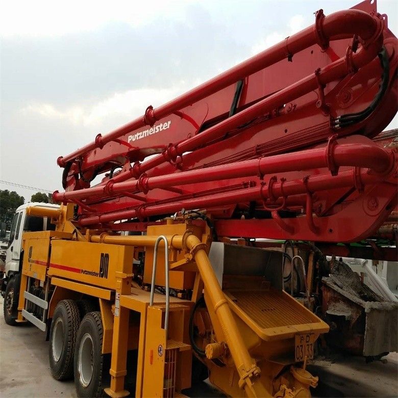 Màu vàng sử dụng khung gầm Putzmeister máy bơm bê tông 37 mét với năng suất 12M3/h