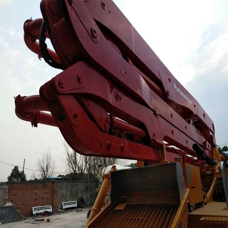 Màu vàng sử dụng khung gầm Putzmeister máy bơm bê tông 37 mét với năng suất 12M3/h