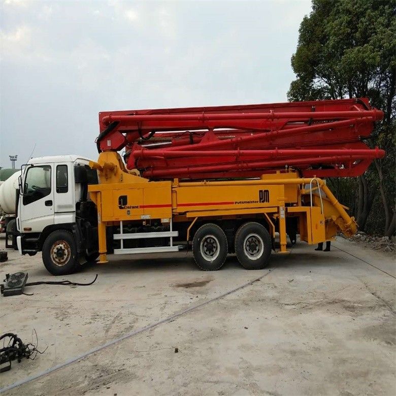 Màu vàng sử dụng khung gầm Putzmeister máy bơm bê tông 37 mét với năng suất 12M3/h