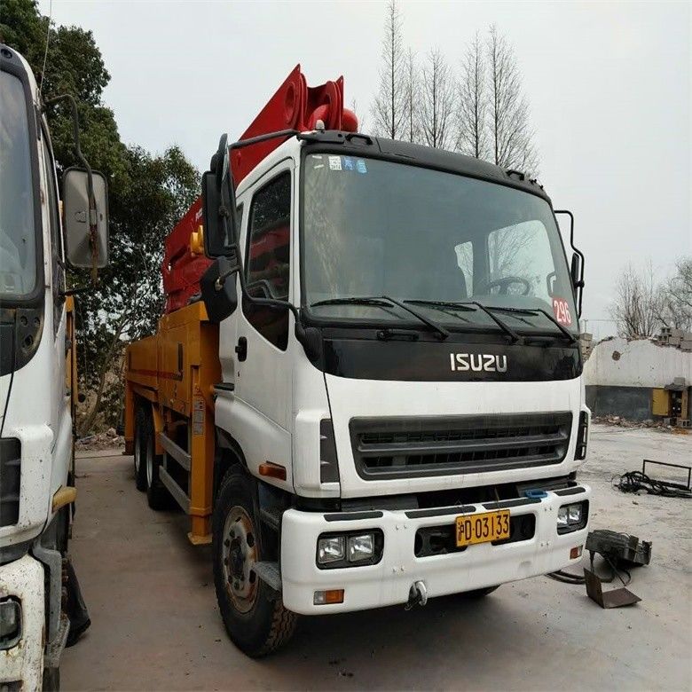 Màu vàng sử dụng khung gầm Putzmeister máy bơm bê tông 37 mét với năng suất 12M3/h