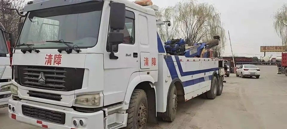 4x2/6x2/6x4/8x4/8x6/4x4/6x6 Loại lái xe tải phá hủy với công suất cao