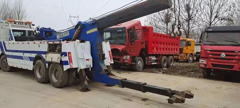 4x2/6x2/6x4/8x4/8x6/4x4/6x6 Loại lái xe tải phá hủy với công suất cao