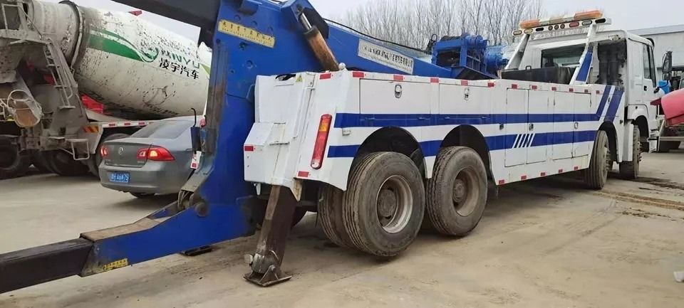 4x2/6x2/6x4/8x4/8x6/4x4/6x6 Loại lái xe tải phá hủy với công suất cao