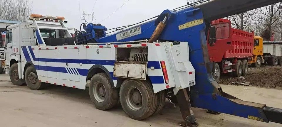 4x2/6x2/6x4/8x4/8x6/4x4/6x6 Loại lái xe tải phá hủy với công suất cao