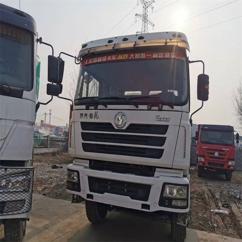 Xách tay thứ hai Shacman F3000 xe tải máy trộn xi măng với tốc độ trộn trống 20r / min