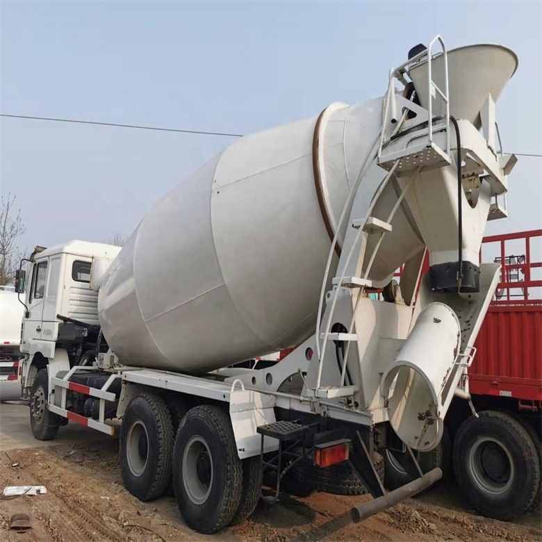 Xách tay thứ hai Shacman F3000 xe tải máy trộn xi măng với tốc độ trộn trống 20r / min