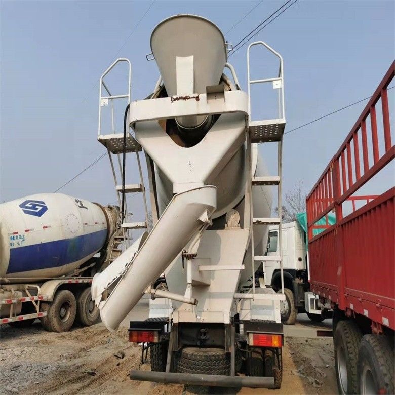 Xách tay thứ hai Shacman F3000 xe tải máy trộn xi măng với tốc độ trộn trống 20r / min