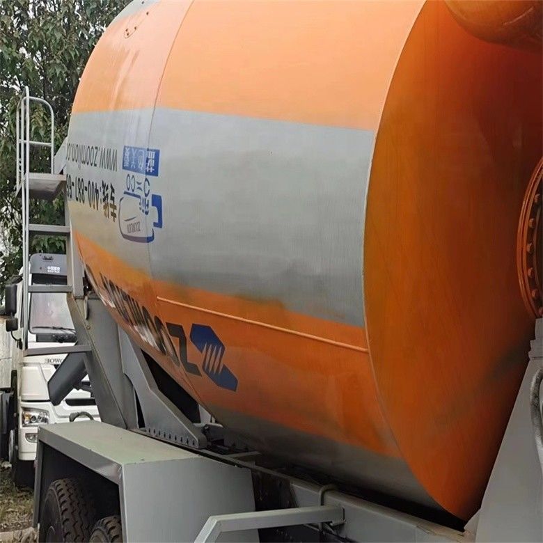 Công trình xây dựng 6*4 Howo Cement Truck Mixer với 371 Hp 375hp Mixing Power