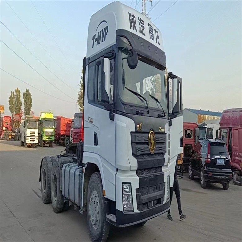 Shacman 6 X 4 ADE X3000 tay hai với ghế lái xe bình thường và hộp số tay