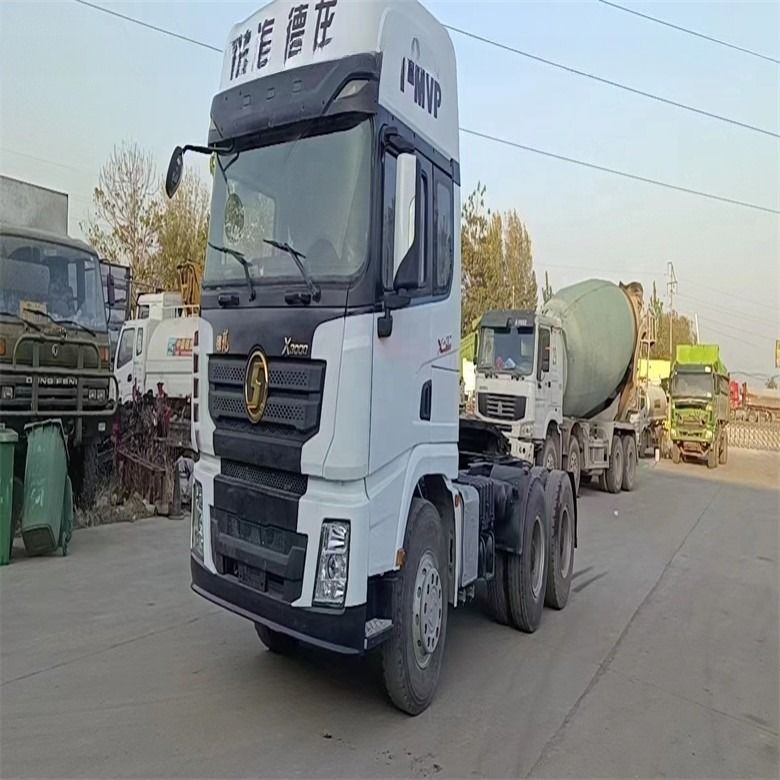 Shacman 6 X 4 ADE X3000 tay hai với ghế lái xe bình thường và hộp số tay