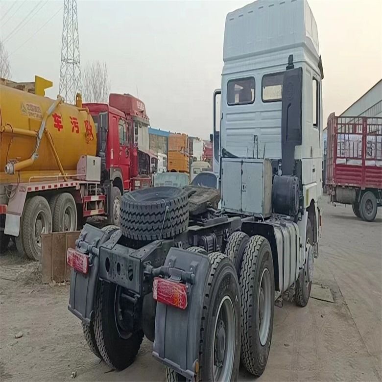 Shacman 6 X 4 ADE X3000 tay hai với ghế lái xe bình thường và hộp số tay