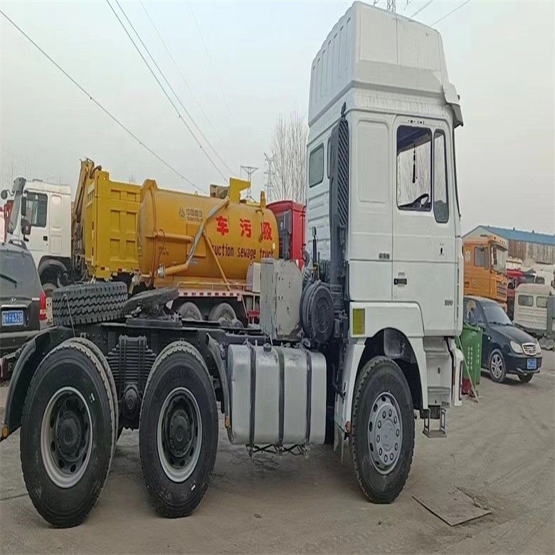 Shacman 6 X 4 ADE X3000 tay hai với ghế lái xe bình thường và hộp số tay