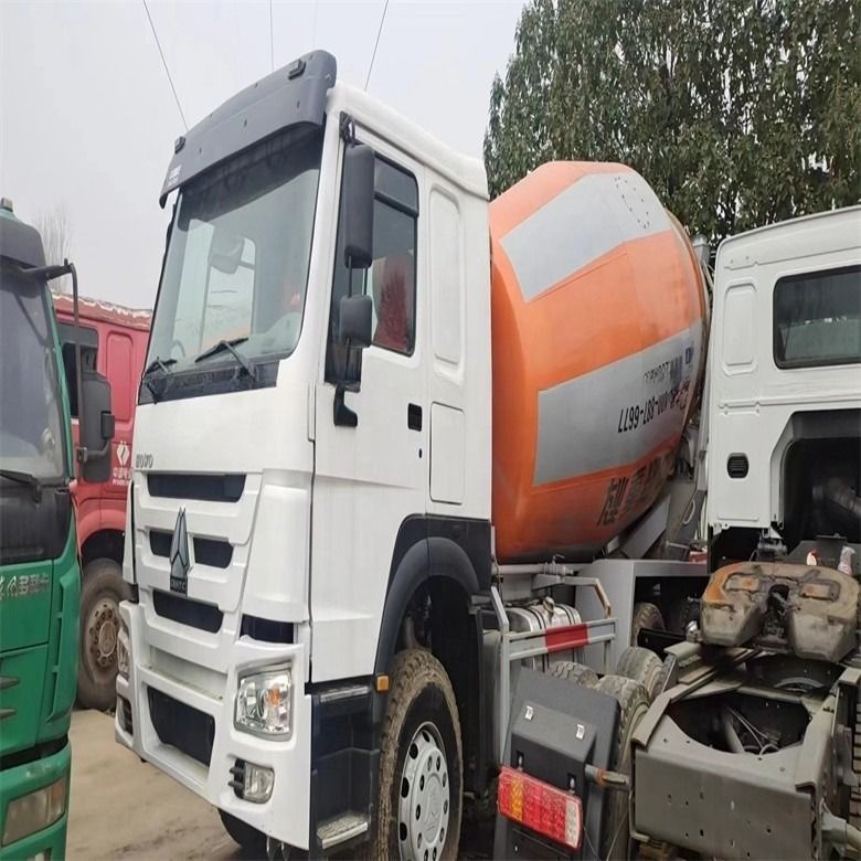 7M3/H năng suất sử dụng HOWO Xe tải trộn bê tông 6*4 371HP 375HP trong tình trạng tốt