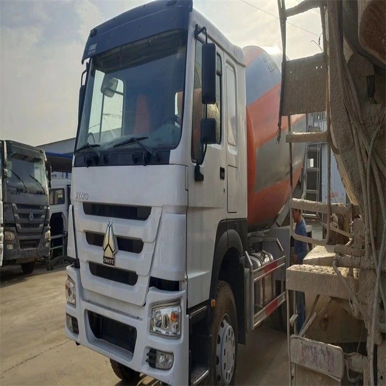 7M3/H năng suất sử dụng HOWO Xe tải trộn bê tông 6*4 371HP 375HP trong tình trạng tốt
