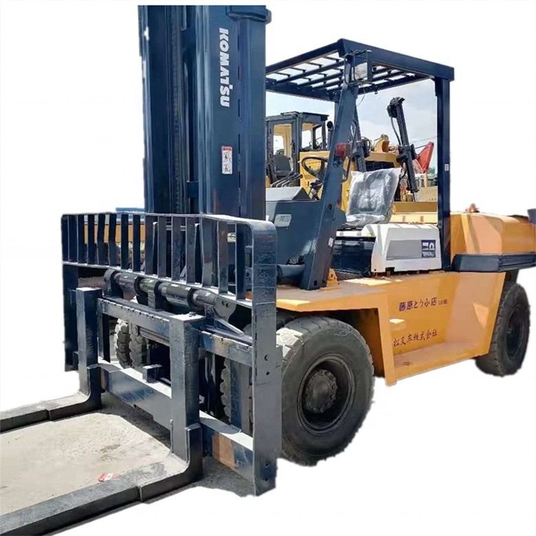Máy nâng diesel Komatsu FD70 được sản xuất ở Nhật Bản với dung lượng tải 7000kg