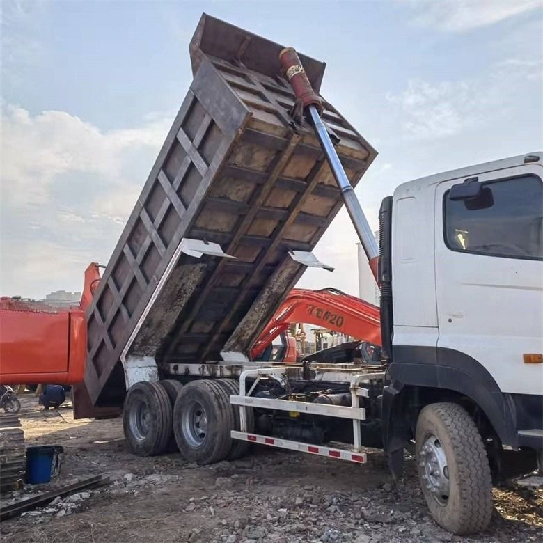 Hệ thống đa phương tiện được sử dụng HINO 6 * 4 Heavy Duty 700 Dump Truck cho xây dựng nặng