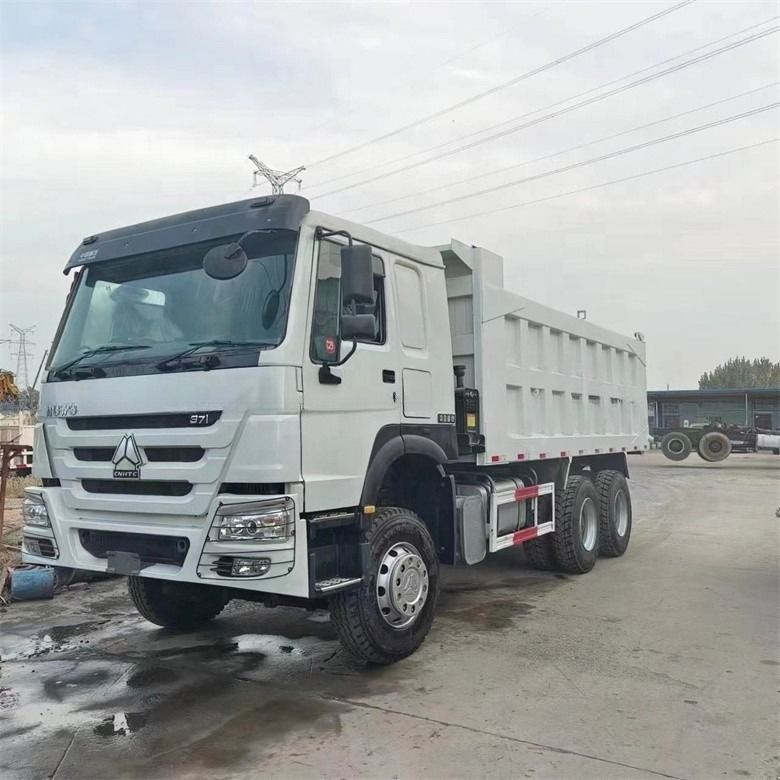 Hệ thống đa phương tiện được trang bị 6x4 Howo Dump Truck Sinotruck 371 LHD với và lái trái