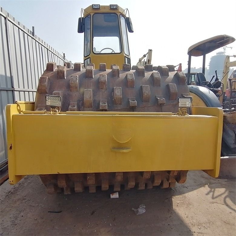 Động cơ diesel Đường dọc Bomag BW217D-2 Sử dụng Đường dọc Đường đạp thủy lực