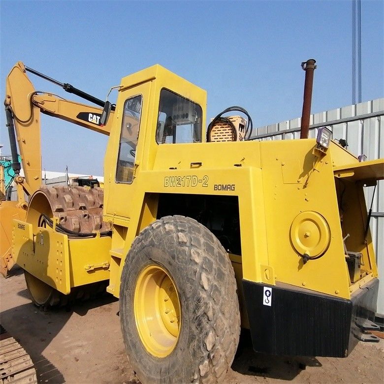 Động cơ diesel Đường dọc Bomag BW217D-2 Sử dụng Đường dọc Đường đạp thủy lực