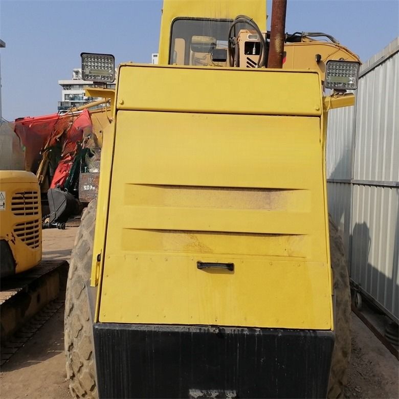 Động cơ diesel Đường dọc Bomag BW217D-2 Sử dụng Đường dọc Đường đạp thủy lực
