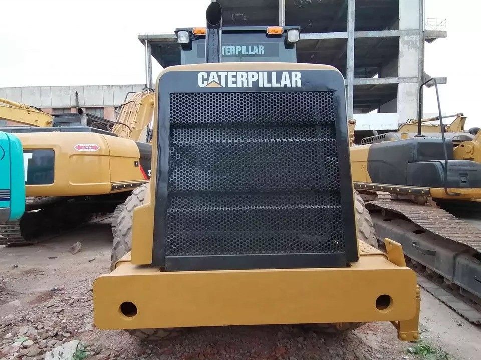 Tình trạng tốt CAT CS-583D Vibratory Single Drum Road Roller với phụ tùng nguyên bản