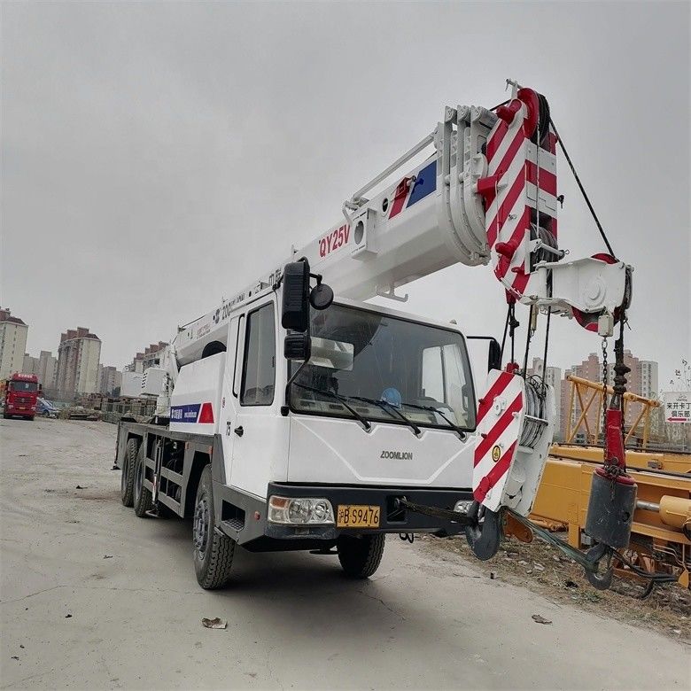 30 tấn 25 tấn cũ zoomlion cẩu trong tình trạng tuyệt vời cho bán lẻ giá cả phải chăng