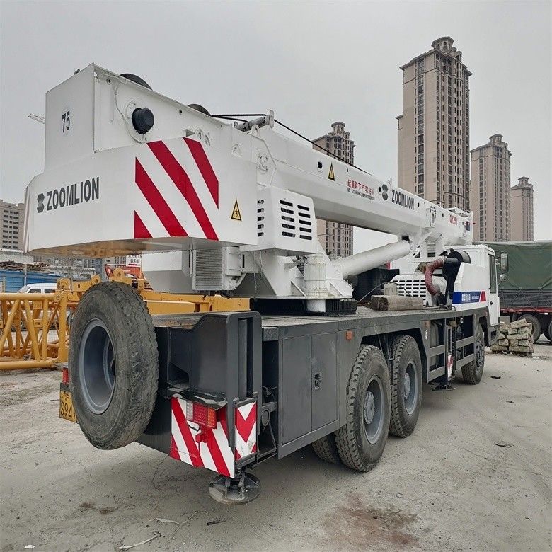30 tấn 25 tấn cũ zoomlion cẩu trong tình trạng tuyệt vời cho bán lẻ giá cả phải chăng