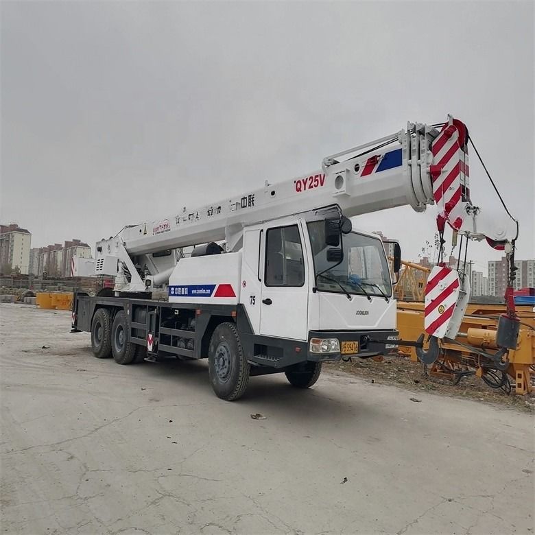 30 tấn 25 tấn cũ zoomlion cẩu trong tình trạng tuyệt vời cho bán lẻ giá cả phải chăng