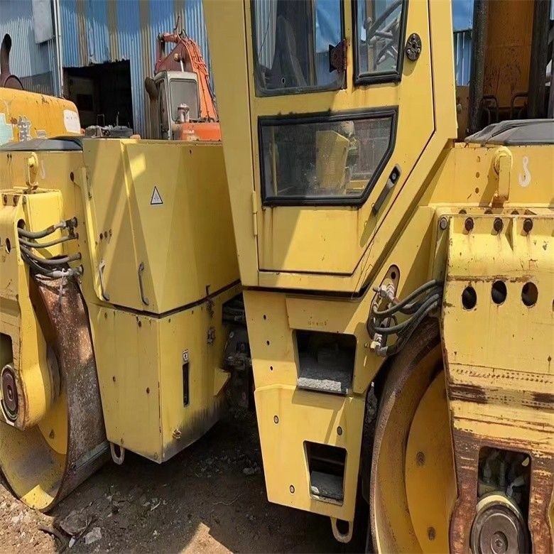 10 T trọng lượng hoạt động sử dụng BOMAG BW 202 AHD-2 đường lăn và hiệu suất đảm bảo