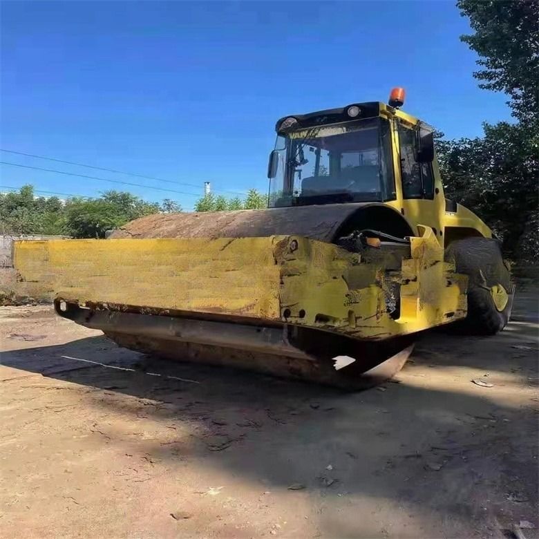 Sự phổ biến lớn được hưởng bởi BW 226DH-4 Compactor Bomag với 2000-2100 giờ làm việc