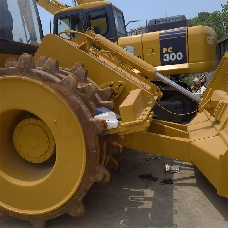 35 tấn sử dụng Caterpillar Cat 826G compactor trong tình trạng tuyệt vời màu gốc Nhật Bản