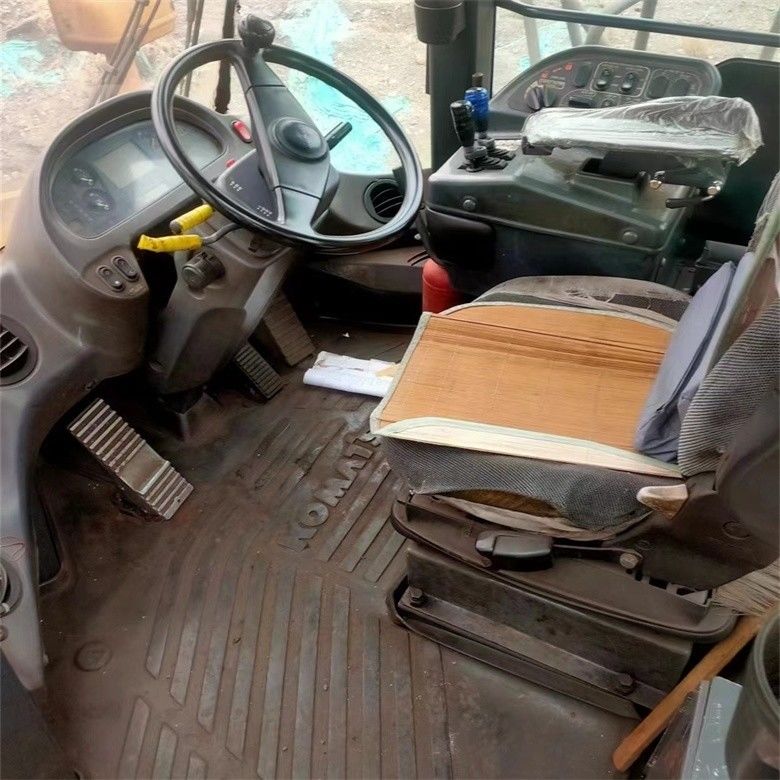 Bán lẻ WA600-6 Loader bánh xe cũ Komatsu WA600-3 Loader tay thứ hai Trong tình trạng tốt