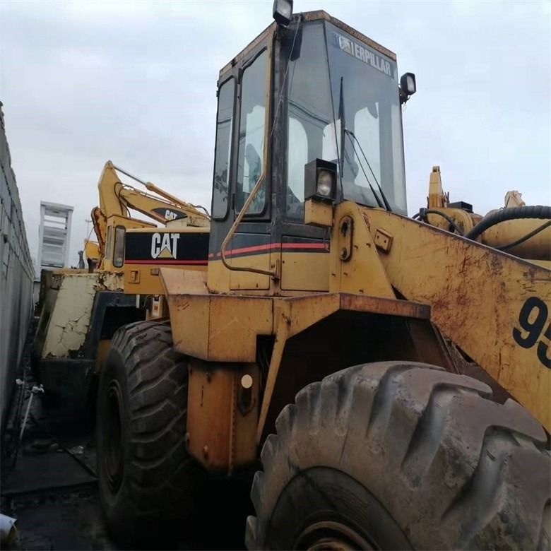 Caterpillar 950F 17 Tons Wheel Loader với 6.6L Displacement và 3200-3300 giờ làm việc